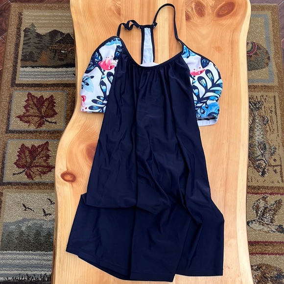 Race back bathing suit set. Top and two matching bottoms. - Picture 1 of 6